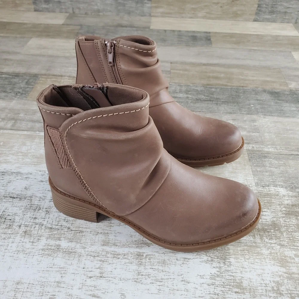Clarks Hearth Sofia Womens Ankle Boots Sz 6 M Dark Sand Brown Leather Side Zip